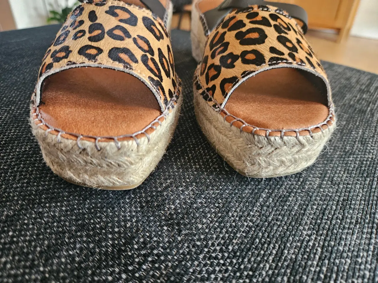 Billede 3 - UBRUGTE SANDALER 