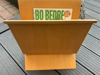 Magasinholder i formstøbt bøg