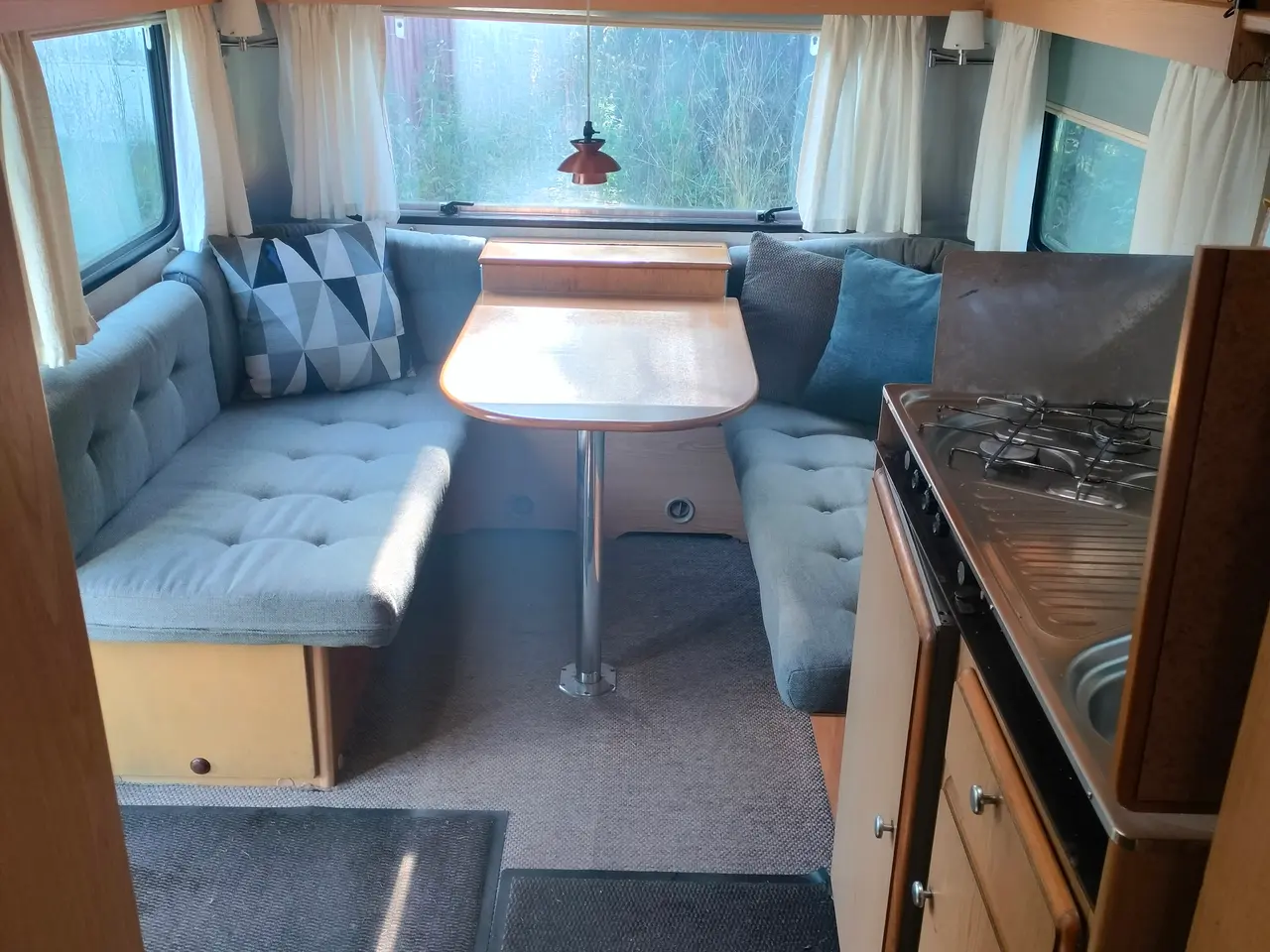 Billede 7 - Campingvogn med 2 fortelte.