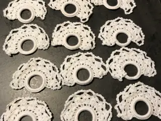 Servietringe håndarbejde hvide