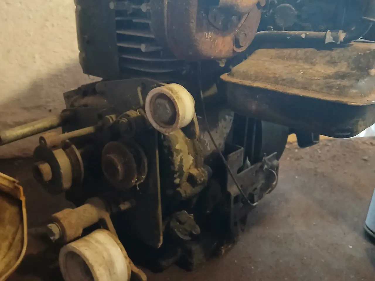 Billede 1 - Motor B&s 3.5hk med bakgear god stand.