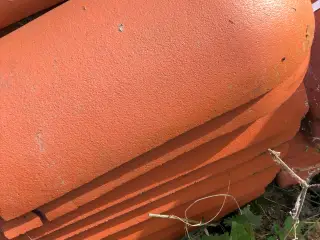 røde cement rygninger