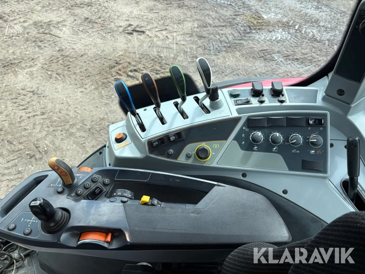 Billede 12 - Traktor Valtra T194 med frontlæsser