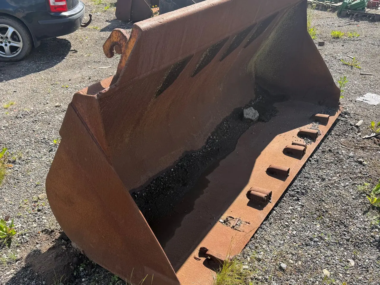 Billede 2 - - - - 260 cm bred, 75 cm dyb og 100 cm høj - VOLVO BM SKIFTE