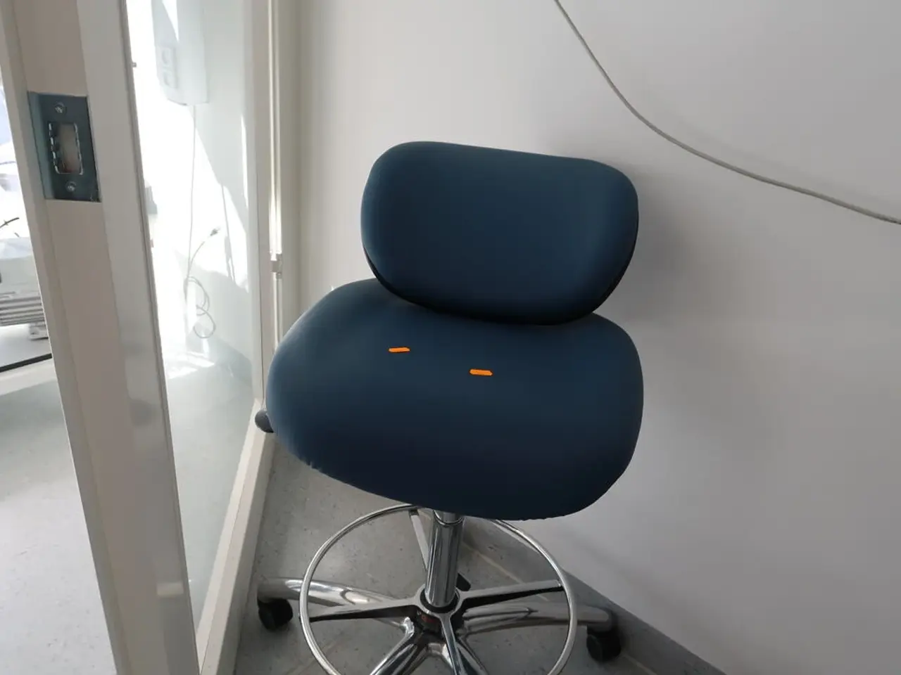 Billede 2 - Laboratoriestol VELA MEDICAL CHAIRS