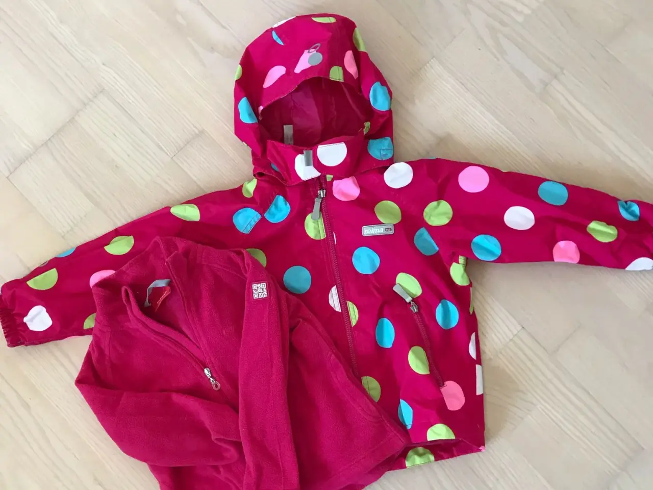 Billede 1 - Reima sommerjakke + fleece str 98