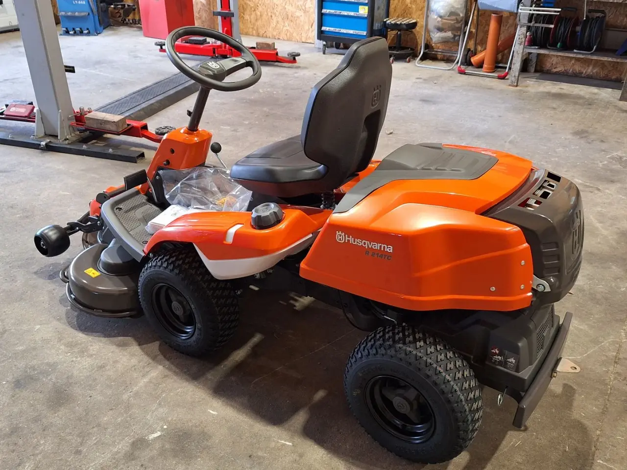 Billede 2 - Husqvarna R 214TC Comfort - 103cm klippebord FABRIKS NY