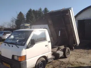 Mitsubishi l300
