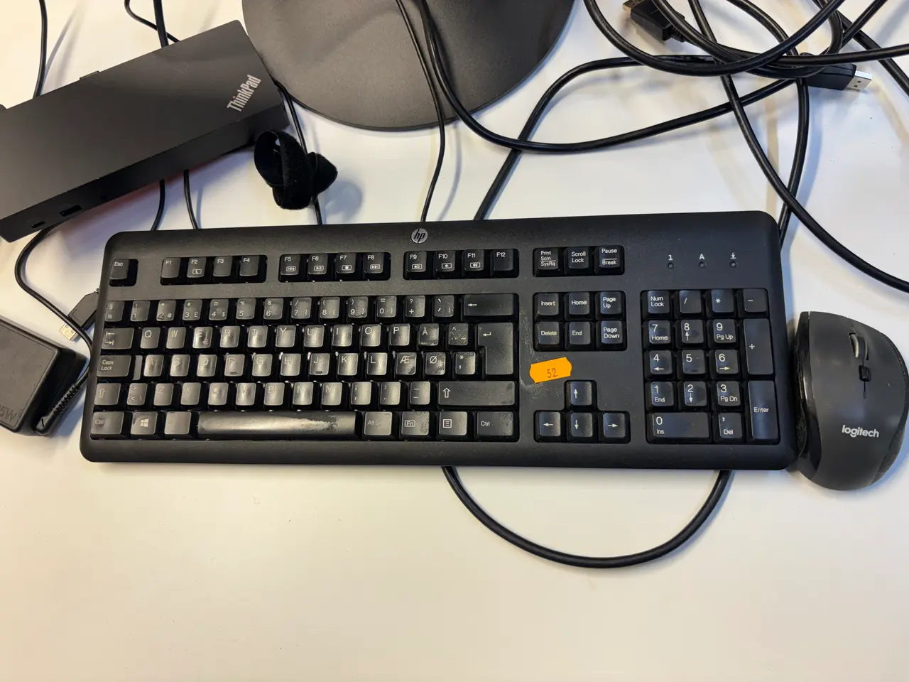 Billede 2 - 2 stk. Skærme m/docking, tastatur & mus LENOVO