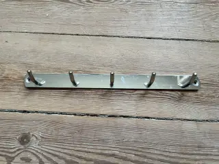 Lille metal knagerække