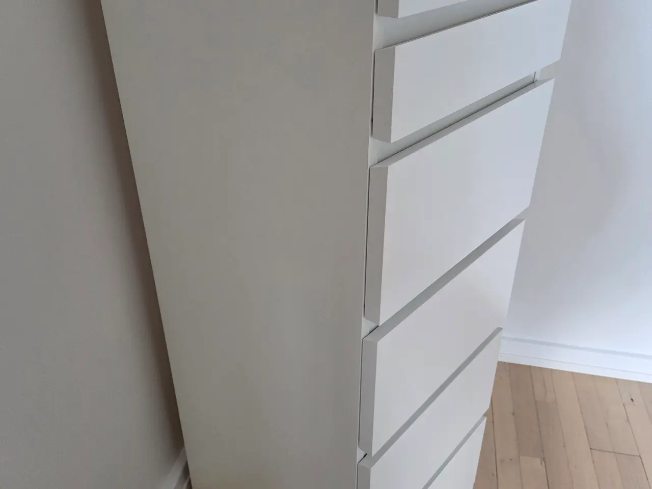 Billede 3 - IKEA MALM kommode, 6 skuffer og spejl,udgået model