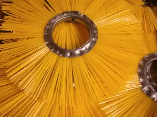 Børse ringe til en lille kost