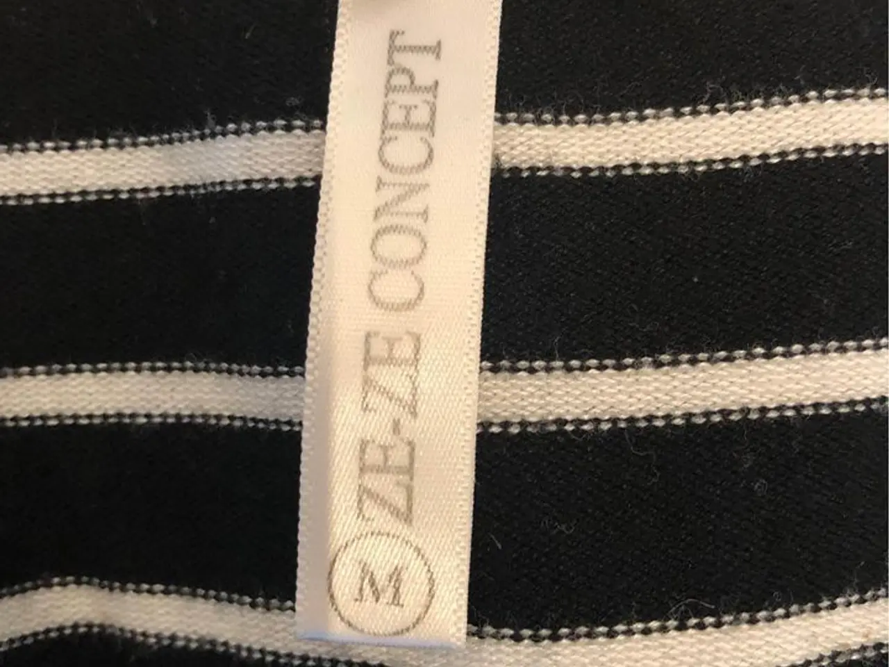 Billede 2 - Ze-Ze cardigan - Str. M