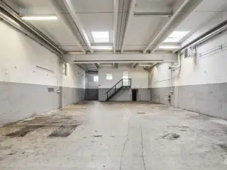 415 m² lager med kontor i Taastrup ideelt til logistik / lager og produktion