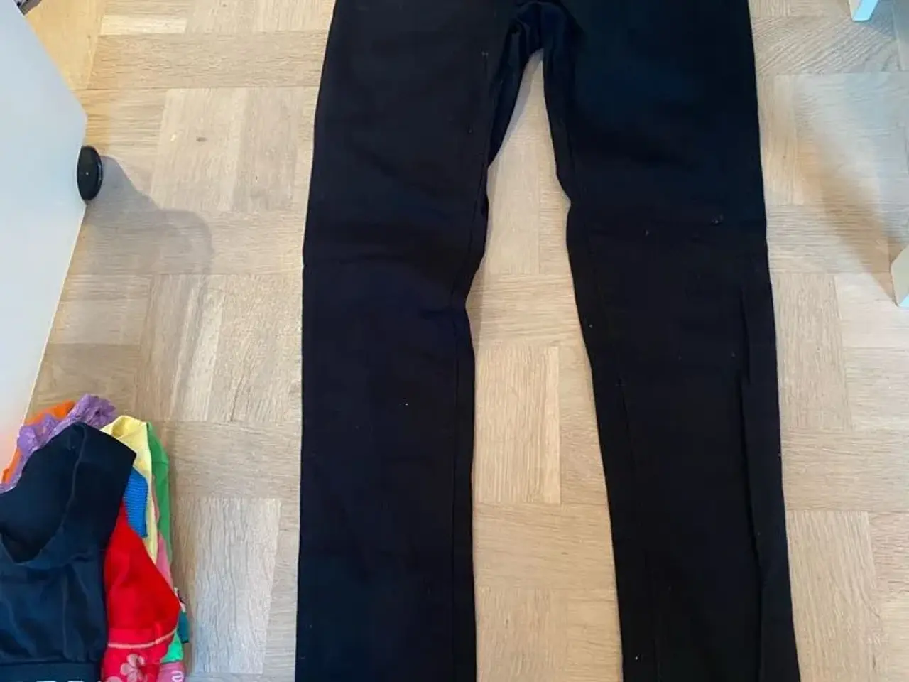 Billede 3 - Smarte stramme bukser str xs