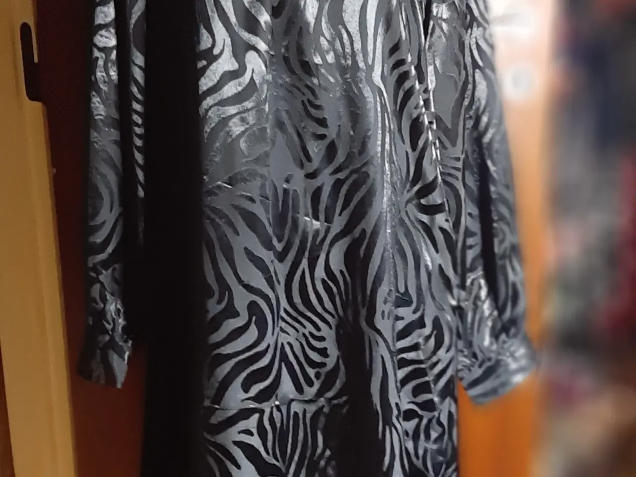 Billede 2 - Kjole. med zebra print. Lange ærme-VRS.str: 38/40