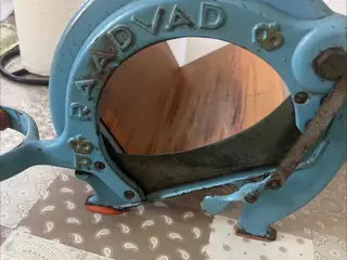 Raadvad rugbrød skærer