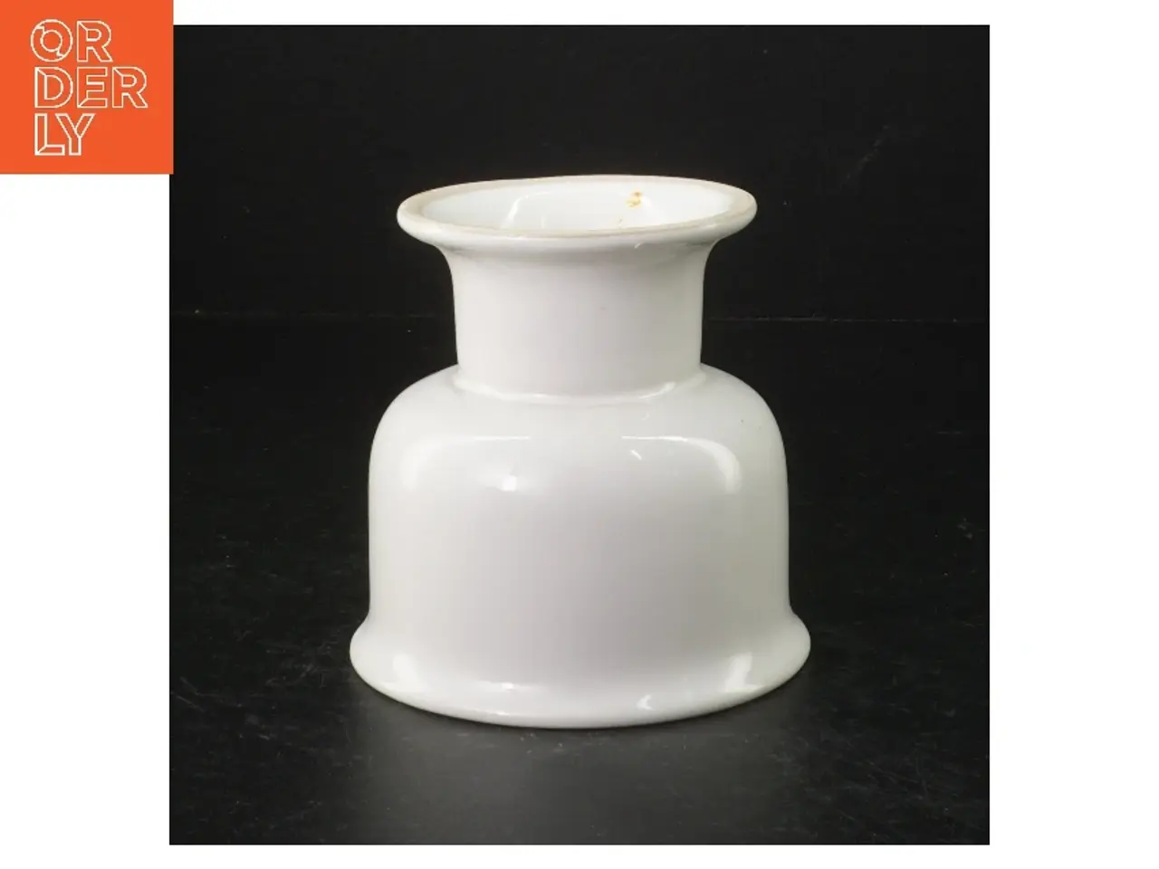 Billede 1 - Hvid keramik lysestage (str. 11 cm)