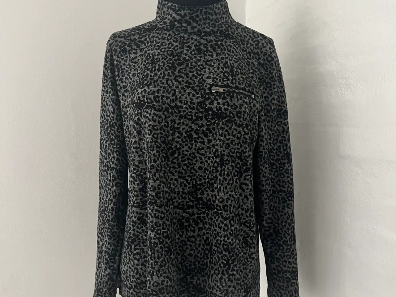 Billede 1 - Bluse str.40