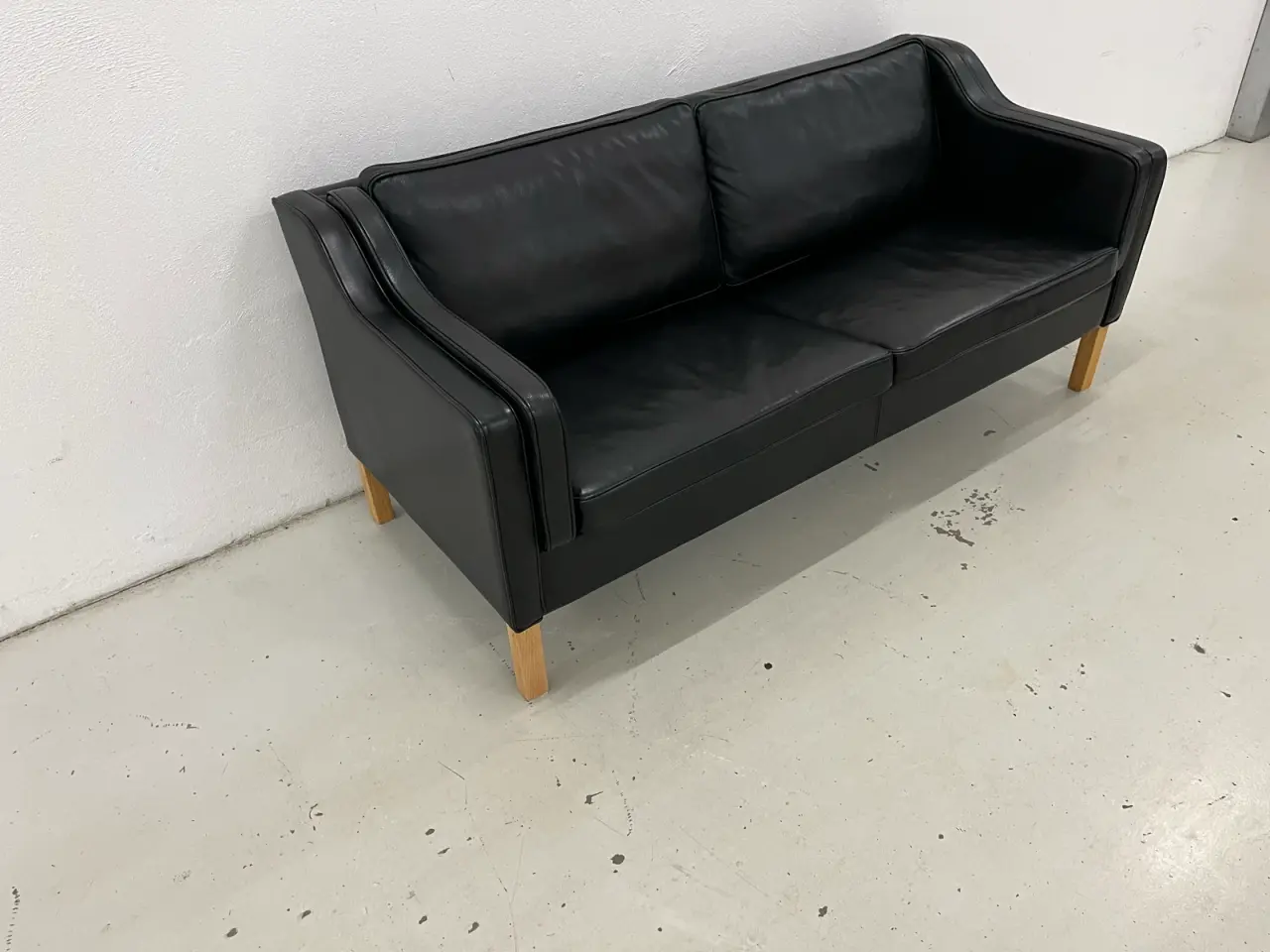 Billede 4 - Designer Mogens Hansen 2,5 Pers.Sofa sort premium 