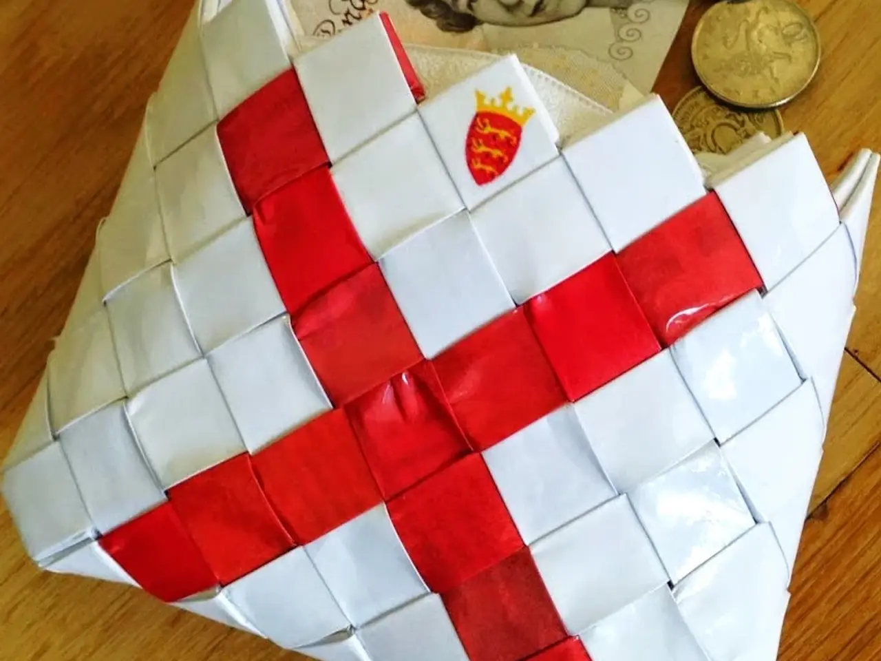Billede 2 - HVID PUNG med RØDT KRYDS - Jersey