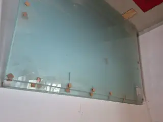 Hærdet glas til terrassen eller afskærmning. 