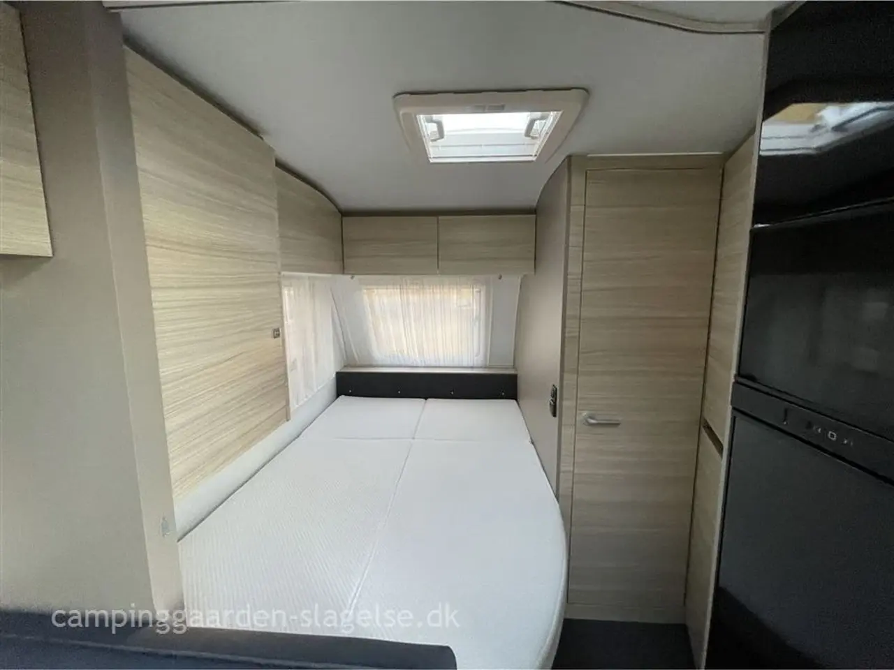Billede 4 - 2022 - Adria Altea 402 PH   Adria Altea 402 – kompakt campingvogn med dobbeltseng