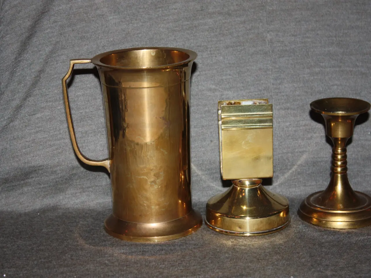 Billede 2 - Messing krus 14 cm høj