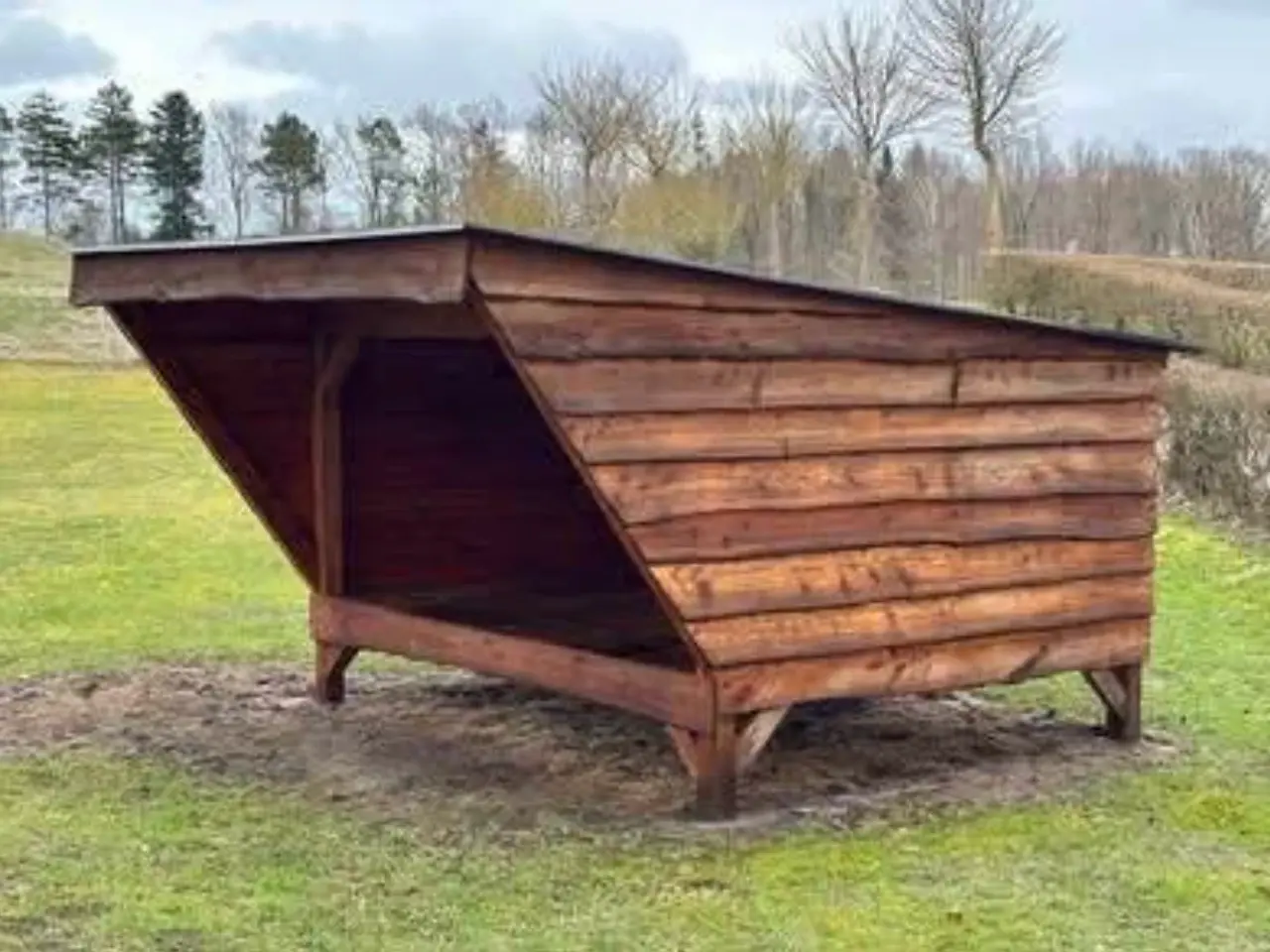 Billede 1 - Shelter i lærketræ