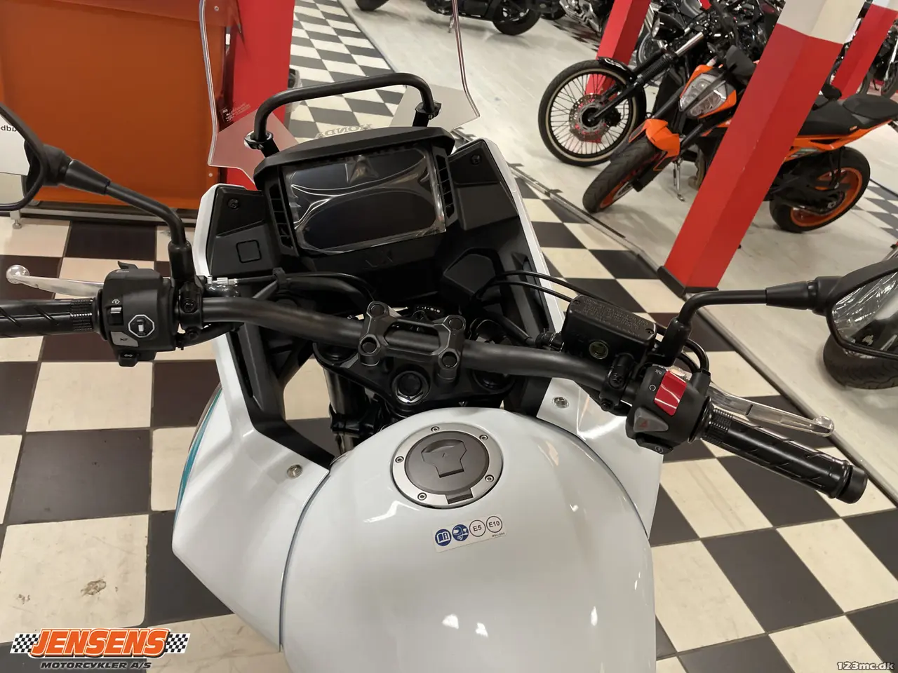 Billede 9 - Honda NX 500 E-Clutch