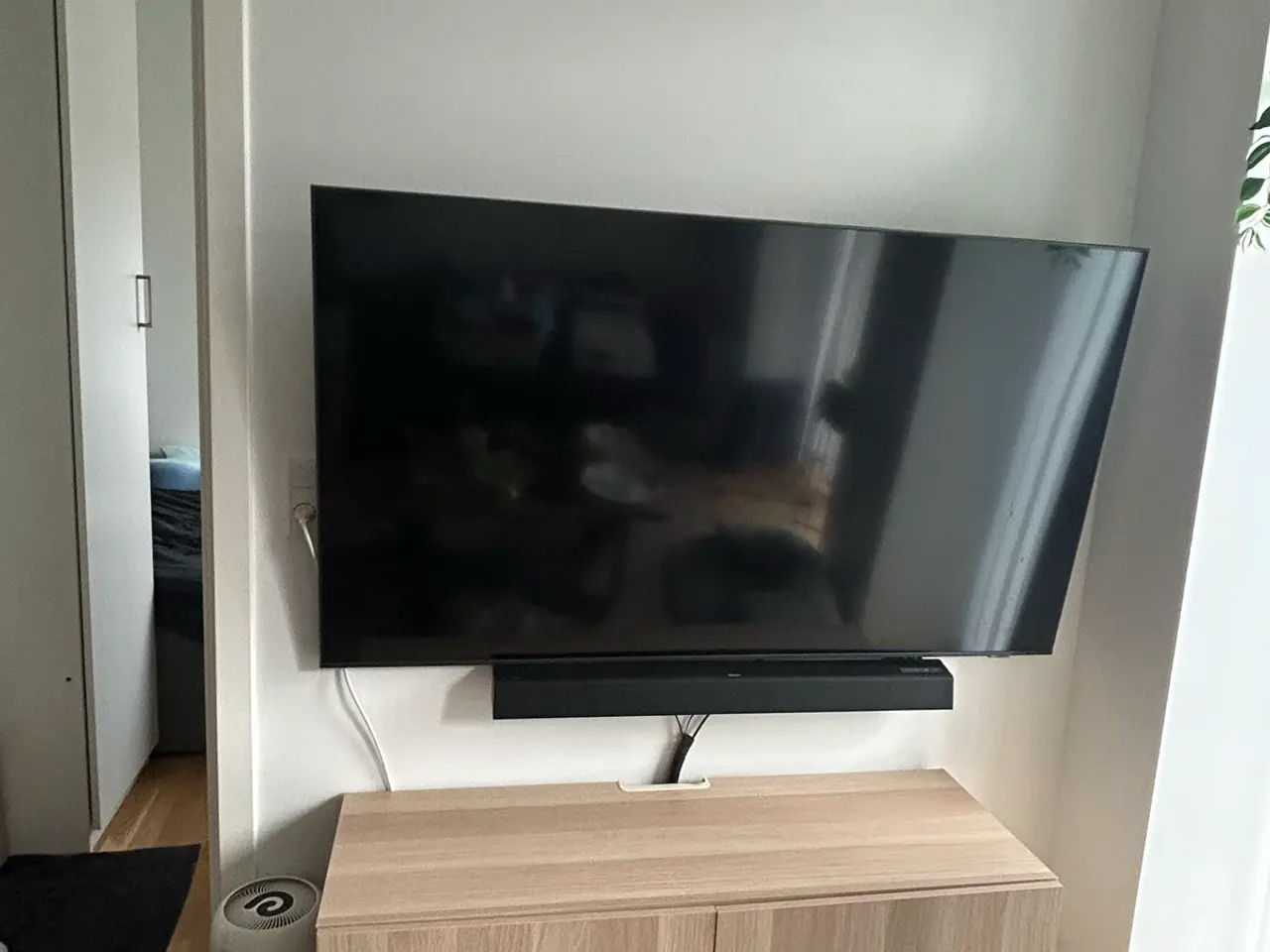 Billede 1 - IKEA BESTÅ TV-bord med indbygget kanin-/kattetoile
