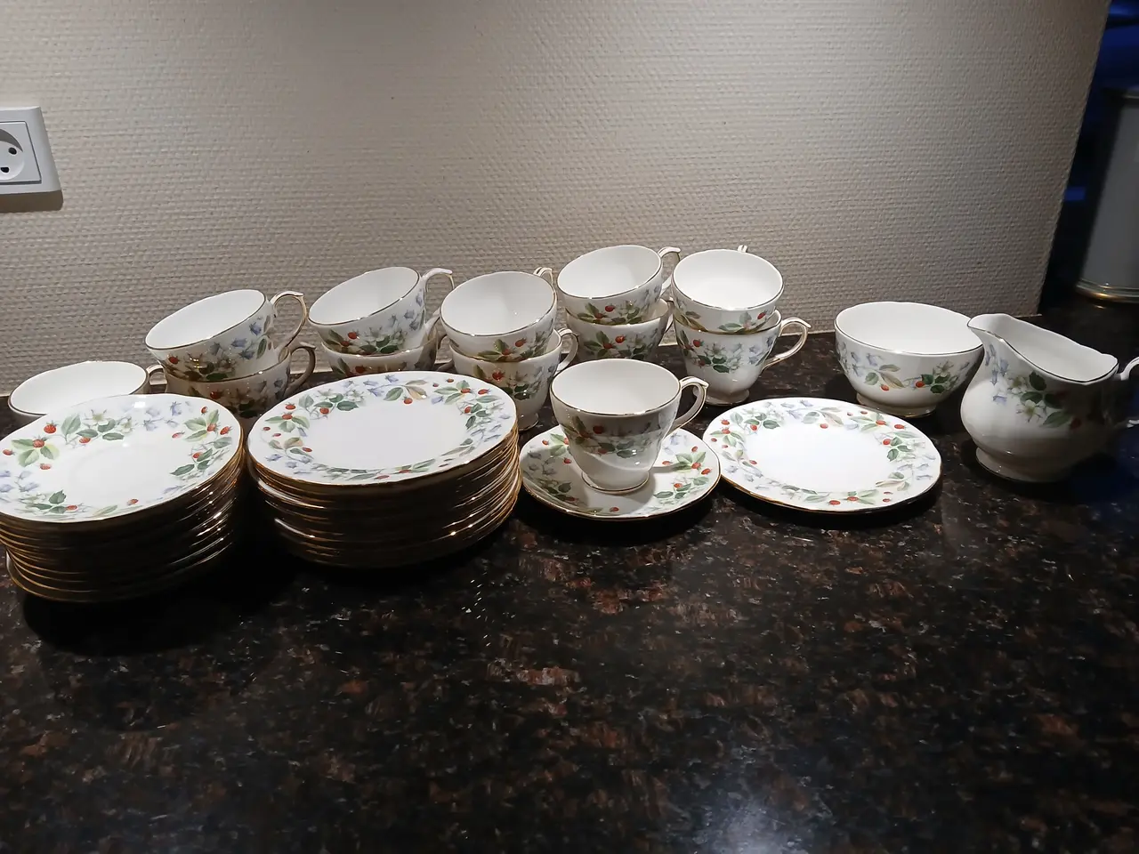 Billede 1 - Duchess Strawberry Fields - Engelsk porcelæn