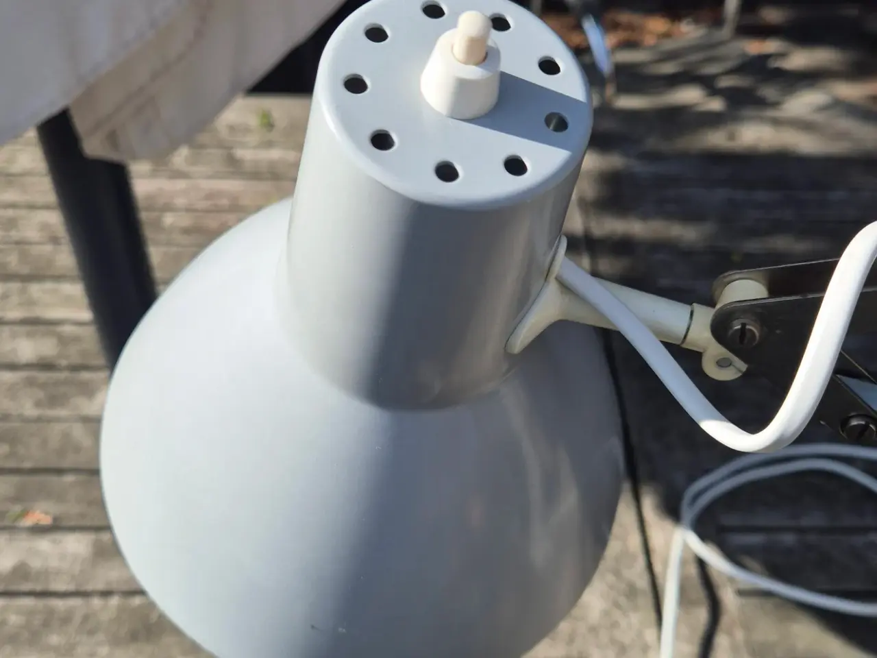 Billede 5 - Fin lysegrå arkitektlampe
