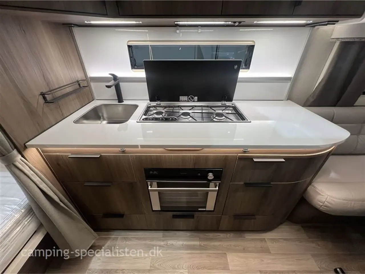 Billede 10 - 2026 - Kabe Smaragd 520 XL KS Premium Line   Kabe Smaragd 520 XL KS PREMIUM LINE 2026  Kan nu ses hos  hos Camping-Specialisten i Silkeborg