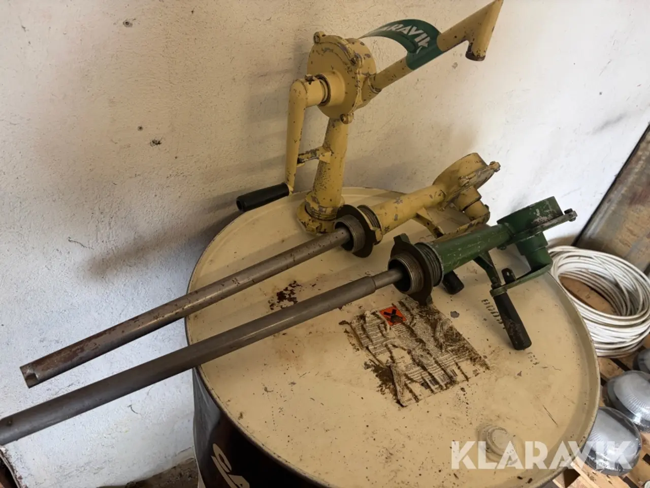 Billede 5 - Olietønde med tre pumper AKCELA