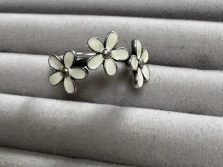 Udgået Pandora “Darling Daisies” ring / str.52