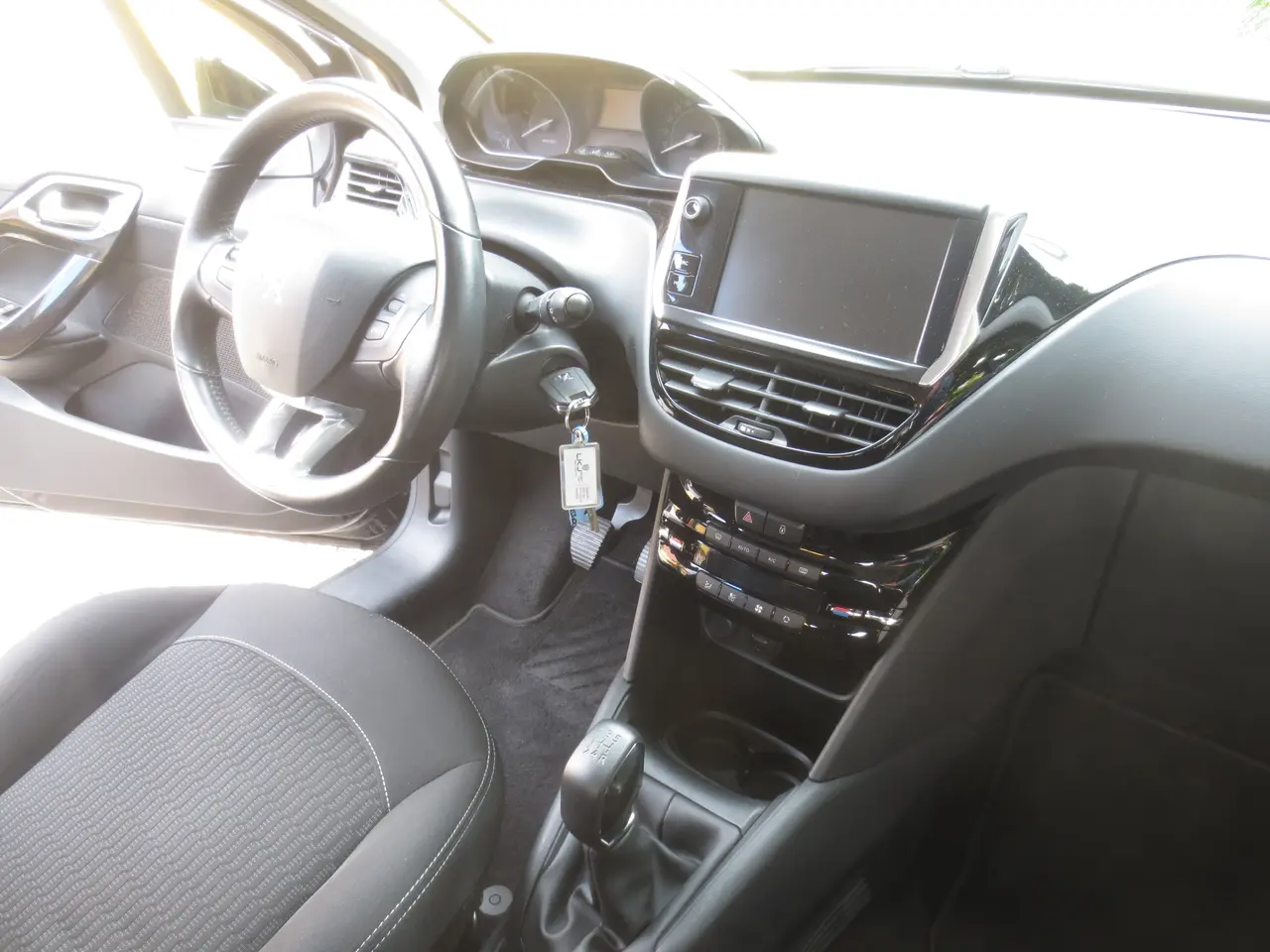 Billede 15 - Peugeot 208 1.6 HDi År 17. Nysynet. 
