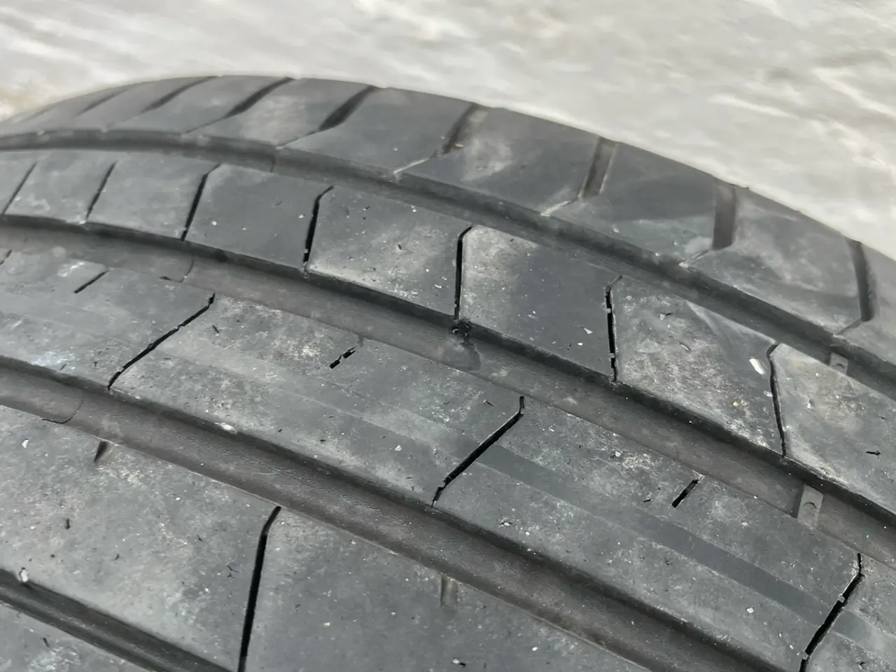 Billede 2 - Pirelli p4 235/35-19