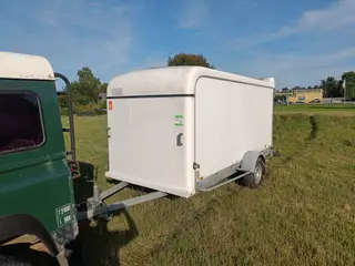 NYSYNET CE 3.50 m/døre 1000 kg.