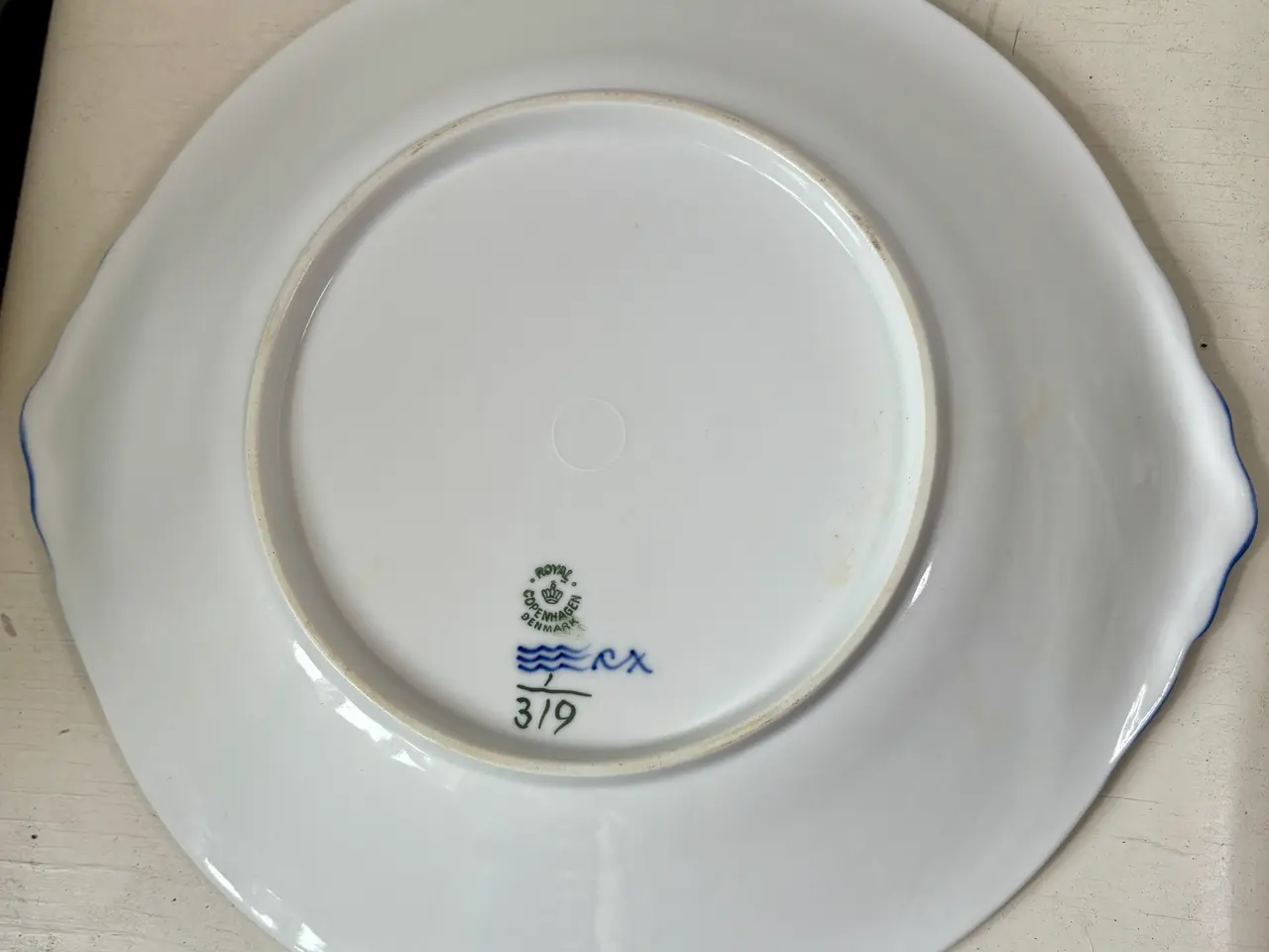 Billede 4 - Royal Copenhagen, musselmalet riflet kagefad