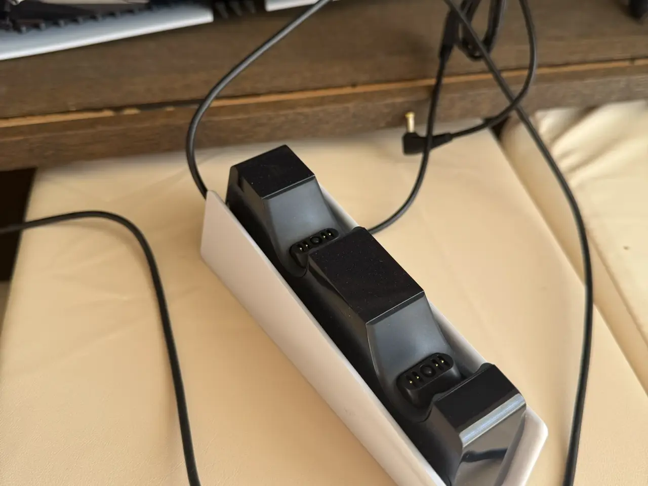 Billede 3 - Ps5 pro - med disk/cd drev - spil og controller