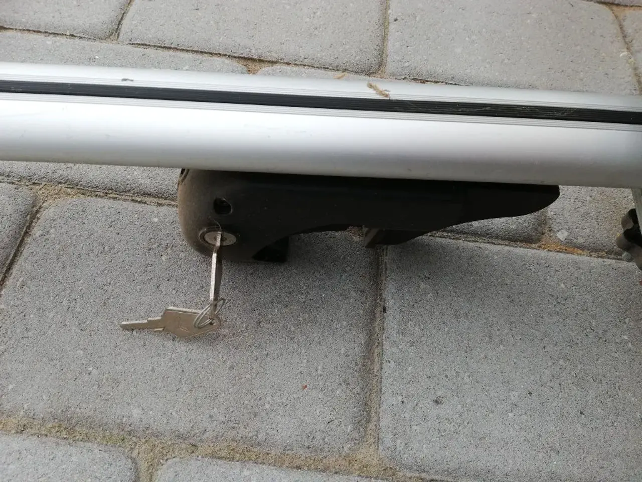 Billede 4 - Tagbøjler incl holder til 1 cykel