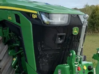 Sauter Til John Deere Vi kan levere frontlifte til din John Deere traktor til en god pris.