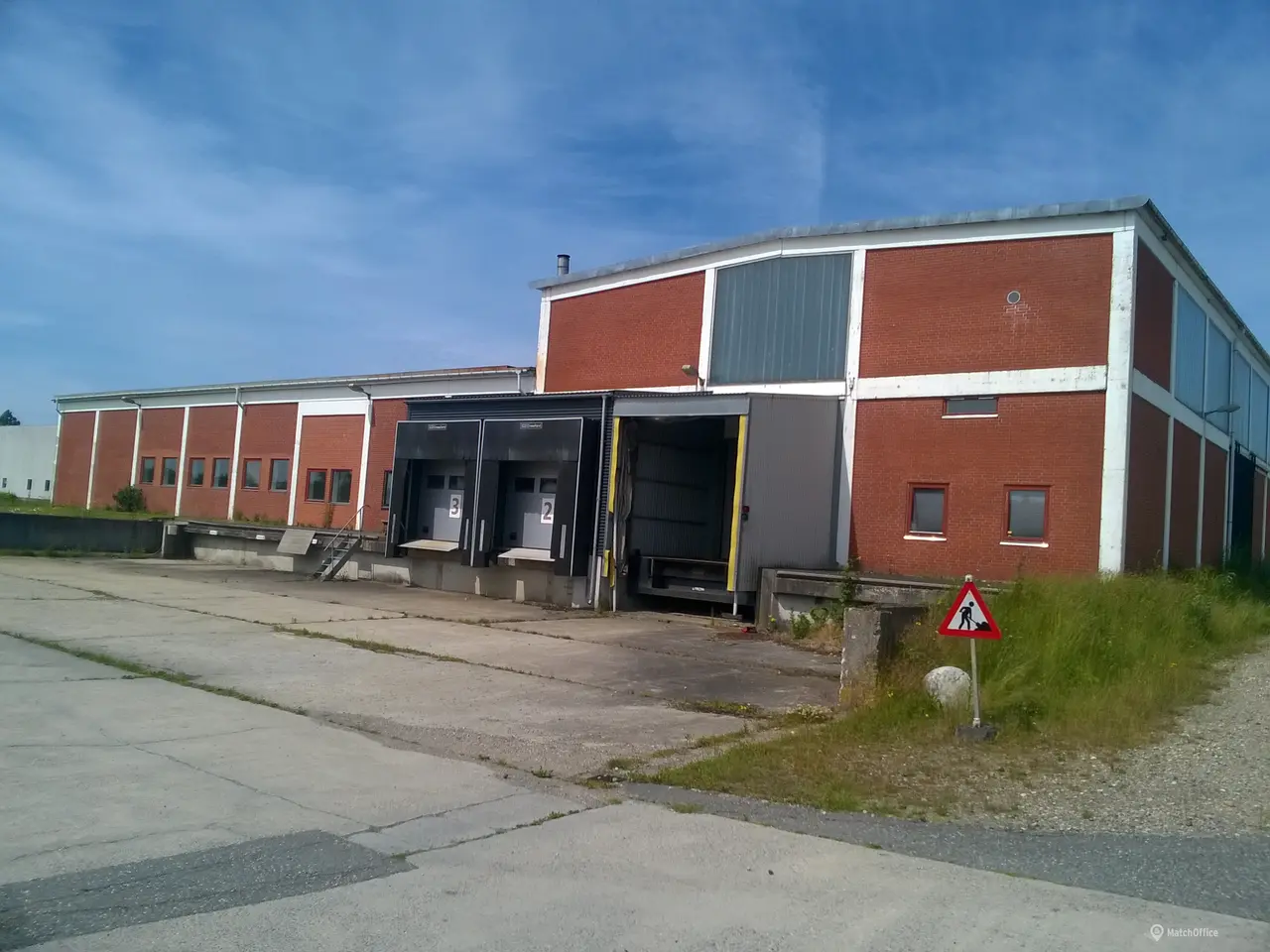 Billede 6 - Lagerhal med 3 rampeporte