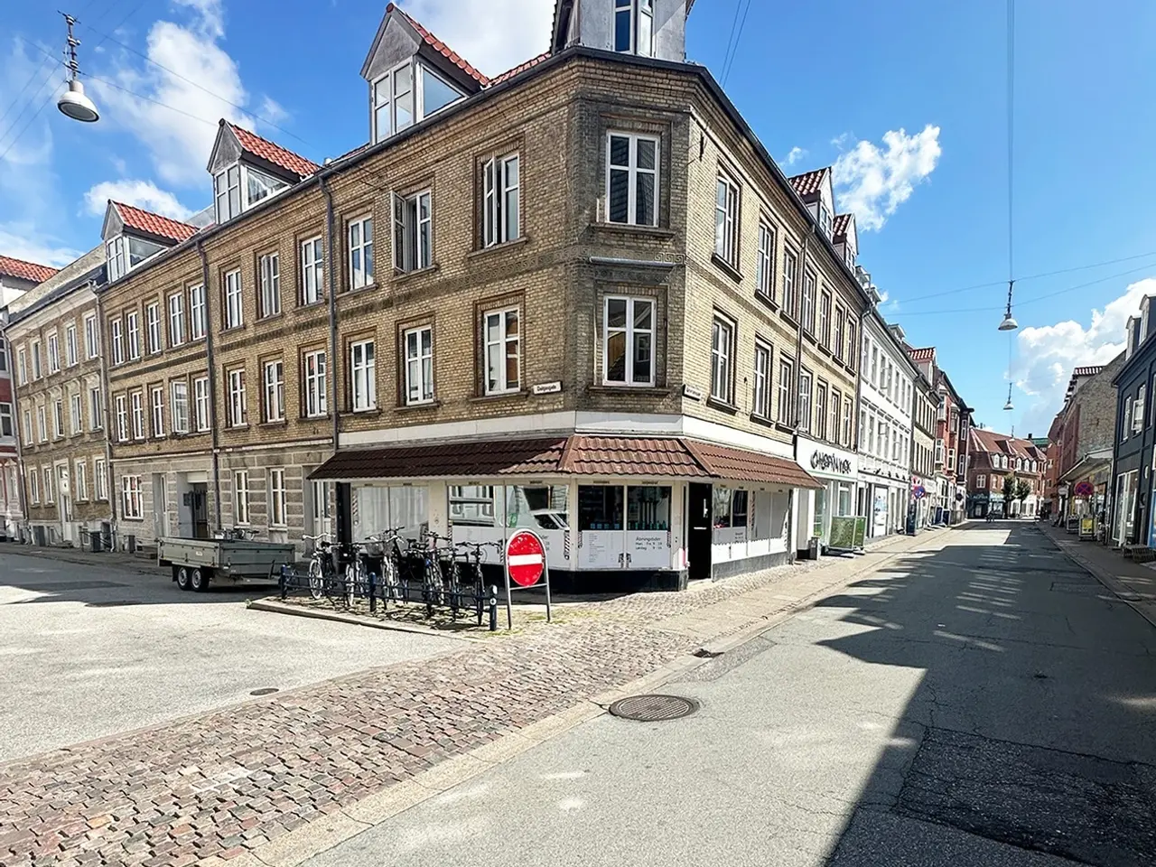 Billede 1 - Centralt erhvervslejemål midt på Reberbansgade i Aalborg!