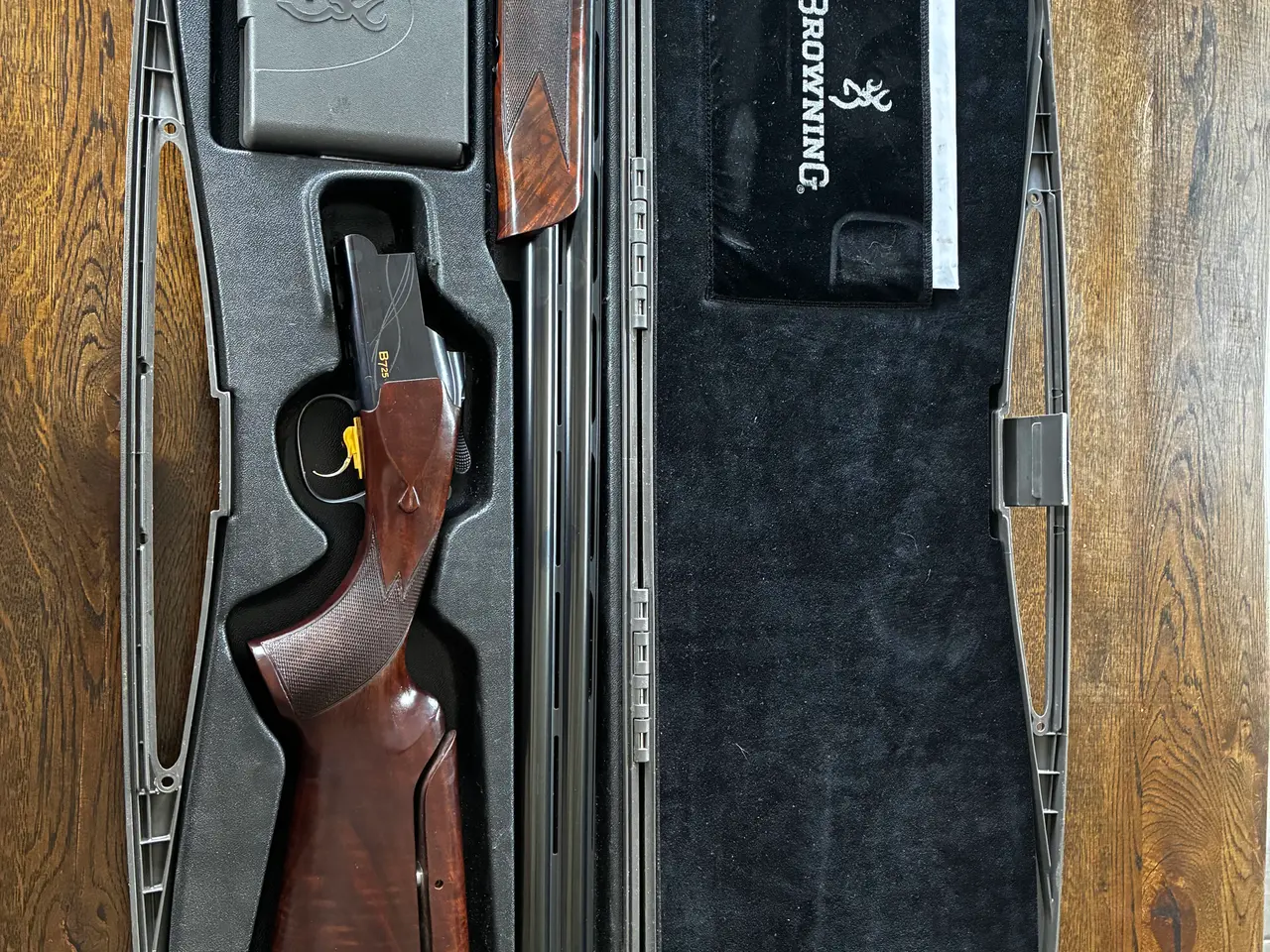 Billede 1 - LINKS - Browning 725 Black S3