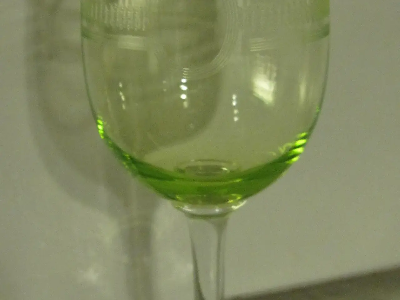 Billede 2 - Grøn hvidvinsglas , købes , navn????
