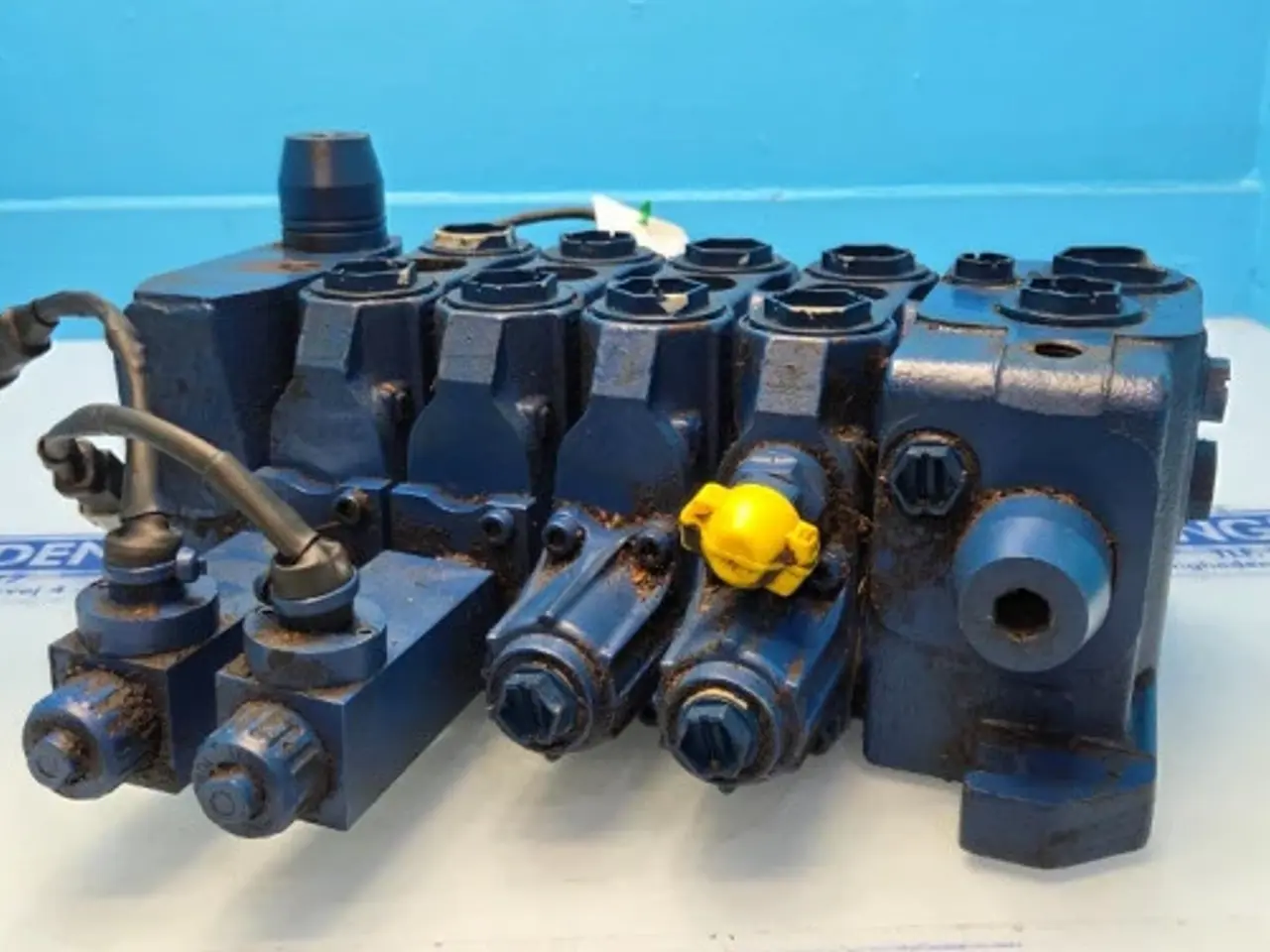 Billede 3 - New Holland LM5080 Hydraulikventil 87358442