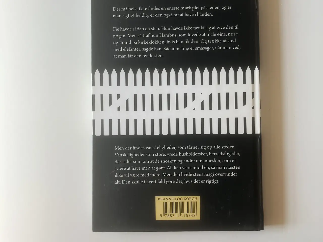 Billede 2 - Den hvide sten. Af Gunnel Linde