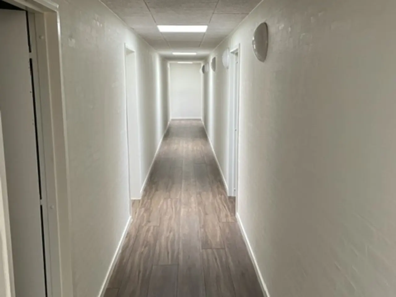 Billede 1 - Erhvervslejemål på 220 m² med gode parkeringsforhold